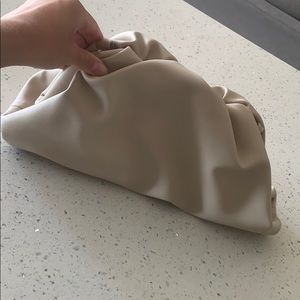 Bottega Veneta Clutch look a like